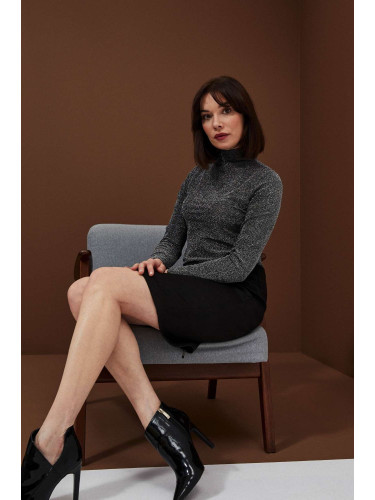 Дамска черна пола тип „калъф“