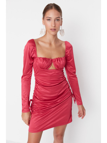 Вечерна рокля Trendyol Fuchsia с драперия Подробен сатен