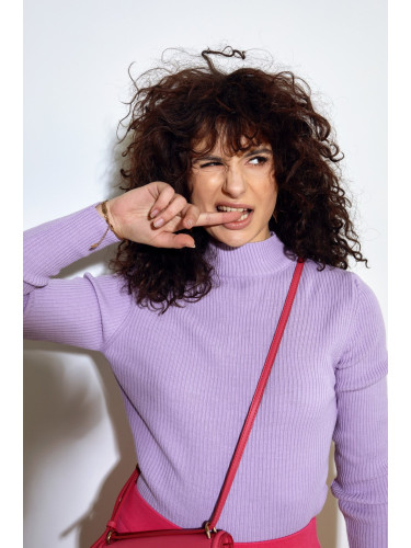 Lady's fitted turtleneck lilac