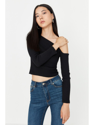 Trendyol Black Fitted Asymmetrical Neckline Off Shoulder Ribbed Knitted Blouse