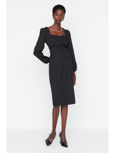 Дамска рокля. Trendyol