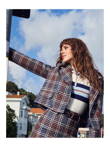 Късо яке от памучен туид с двойно закопчаване