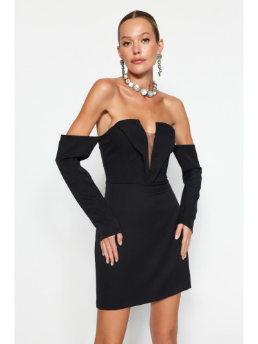 Модерна черна елегантна вталена вечерна рокля