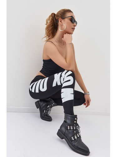 Comfortable black leggings with a slogan