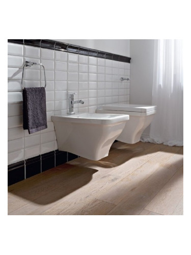 Стенна тоалетна чиния Butterfly 