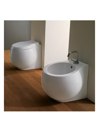 Стояща тоалетна чиния Planet 8401