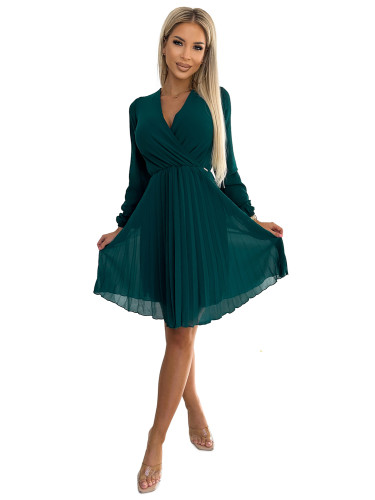 313-14 ISABELLE Pleated chiffon dress with a neckline - green