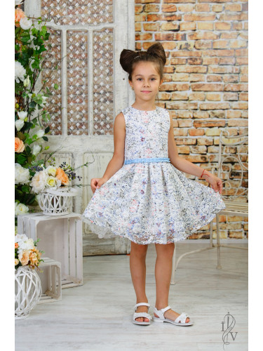 Детска дантелена рокля със  СИНЬО КОЛАНЧЕ