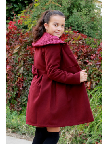 Детско палто за момиче в бордо с дантела на яката и с панделка отзад