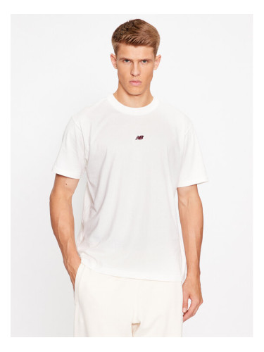 New Balance Тишърт Athletics Remastered Graphic Cotton Jersey Short Sleeve T-shirt MT31504 Бял Regular Fit