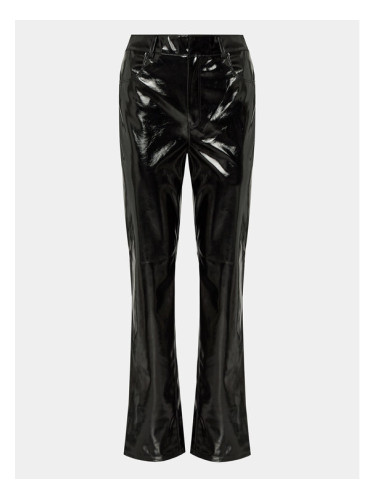 Gina Tricot Панталони от имитация на кожа 21348 Черен Regular Fit