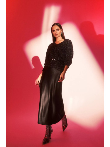 Черна миди пола