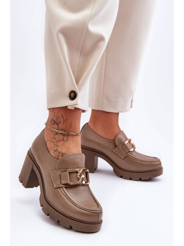 Elegant shoes on a post with dark brown Harmell decoration