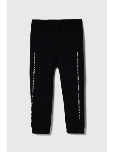 Детски спортен панталон Abercrombie & Fitch в черно с принт