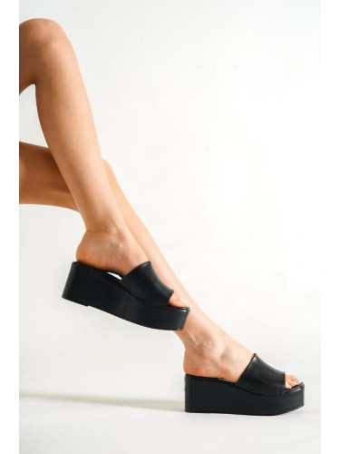 Capone Outfitters Capone Women's Wedge Heels and Single Strap Women's Flatform Slippers.