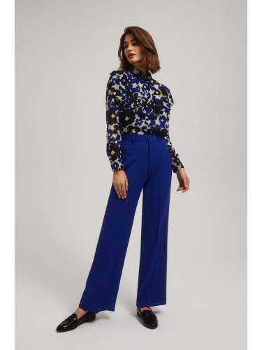 Wide-legged trousers