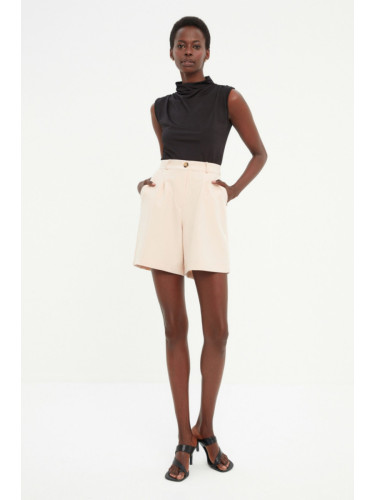 Дамски къси панталони. Trendyol Bermuda