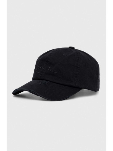 Памучна шапка с козирка Karl Kani в черно с апликация
