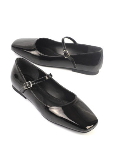 Capone Outfitters Blunt Toe Banded Marj Jane Patent Leather Black Women's Flats