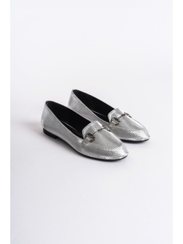 Capone Outfitters Women's Pointed Toe Silvery Buckle Flats