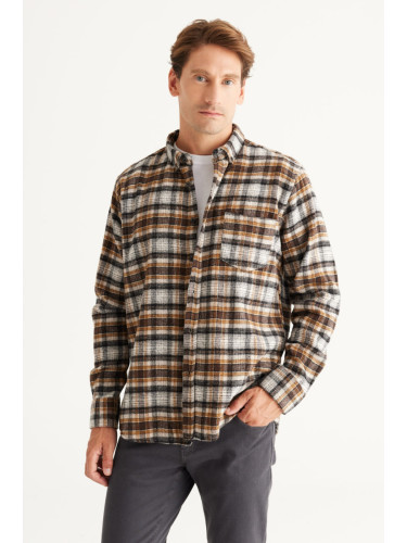 ALTINYILDIZ CLASSICS Men's Brown Ecru Comfort Fit Relaxed-Cut Buttoned Collar Checked Flannel Shirt.