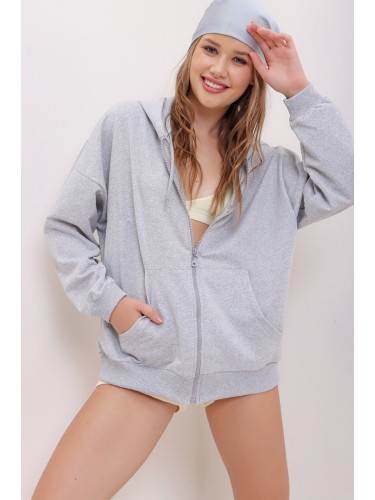 Trend Alaçatı Stili Women's Gray Hooded Seasonal Sweatshirt with Two Pockets and Zipper