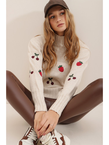 Trend Alaçatı Stili Women's Beige Embroidered Crewneck Knitwear Sweater