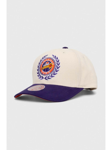 Памучна шапка с козирка Mitchell&Ness Phoenix Suns в бяло с апликация