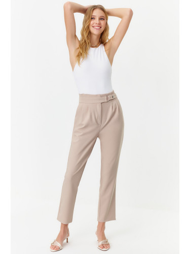 Trendyol Light Brown Carrot Pleated Snap-On Woven Trousers