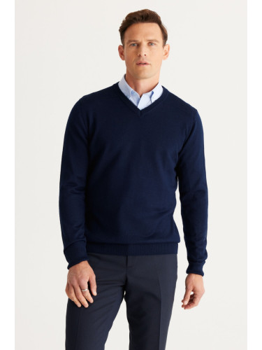 ALTINYILDIZ CLASSICS Men's Navy Blue Standard Fit Normal Cut V-Neck Cotton Knitwear Sweater.