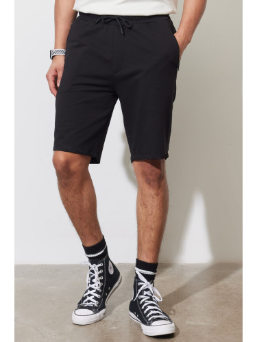 ALTINYILDIZ CLASSICS Men's Black Standard Fit Regular Cut, Pocket Pocket Cotton Knitted Shorts.