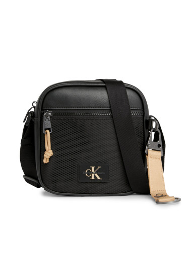 Мъжка чантичка Calvin Klein Jeans Tagged Square Camera Bag18 K50K511779 Черен