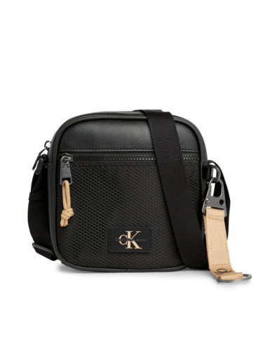 Calvin Klein Jeans Мъжка чантичка Tagged Square Camera Bag18 K50K511779 Черен