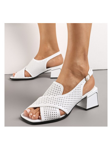 Бели елегантни сандали на нисък ток GZ1382 white