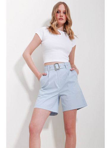 Trend Alaçatı Stili Women's Blue Double Pocket Waist Belted Gabardine Shorts