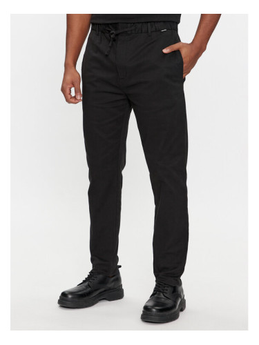 Calvin Klein Чино панталони Modern K10K112383 Черен Tapered Fit