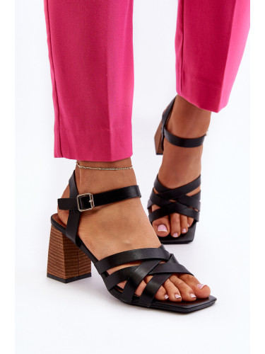 Boto Дамски черни сандали на танкетка Opifiana