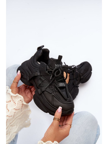 Black women's Windamella sneakers with a chunky sole