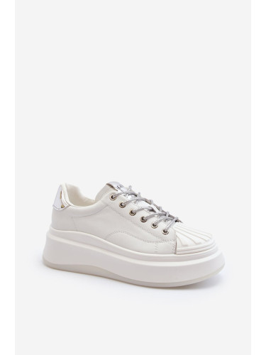 Women's leather sneakers on the GOE platform white