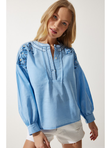 Happiness İstanbul Women's Sky Blue Embroidered Linen Blouse