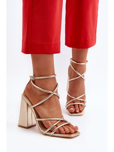 Златни сандали на ток Josette