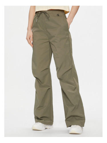 Calvin Klein Jeans Текстилни панталони Parachute Pant J20J222609 Каки Regular Fit