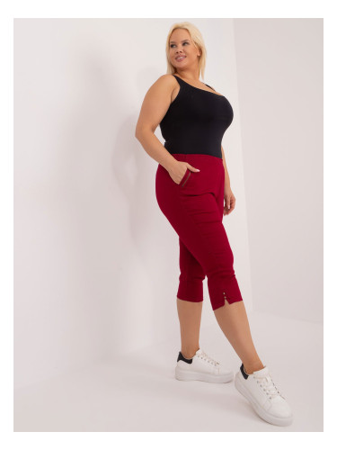 Burgundy trousers in a larger size with 3/4 legs