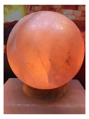 Лампа от хималайска сол Планета с дървена основа от 2 кг и 3 кг