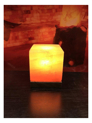 Лампа куб от хималайска сол С USB - 400 g