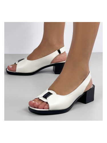 Бели дамски сандали на нисък ток WH520 white