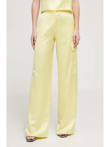 Панталон HUGO в жълто с широка каройка, висока талия 50511830