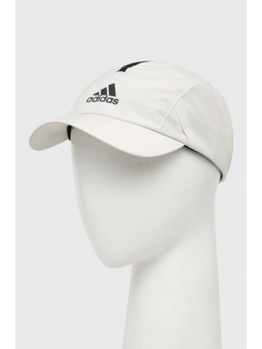 Шапка с козирка adidas 0 в бежово с апликация  IN2421