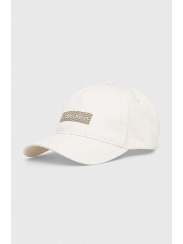 Памучна шапка с козирка Calvin Klein в бяло с апликация K50K511550
