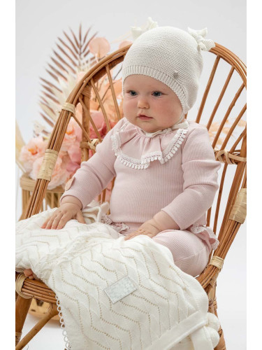 Бебешка памучна шапка Jamiks AKAB в бяло с фина плетка от памук